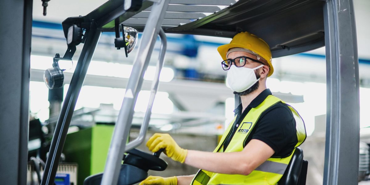 4 Key Pieces of Forklift Operator Personal Protective Equipment